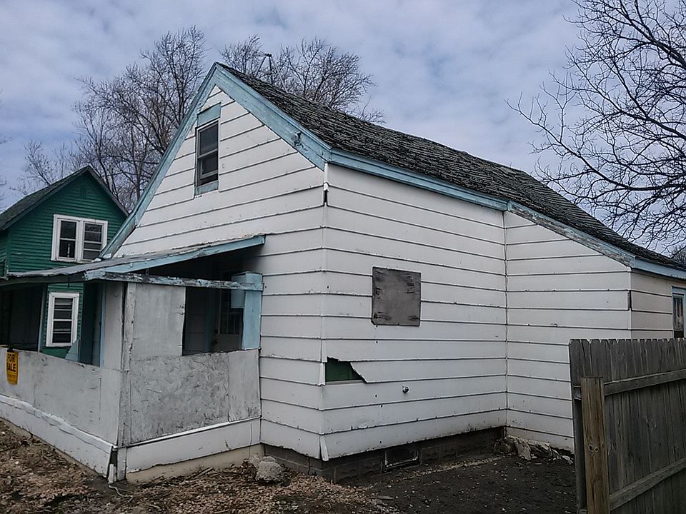 1st image of 141 5th Ave NE