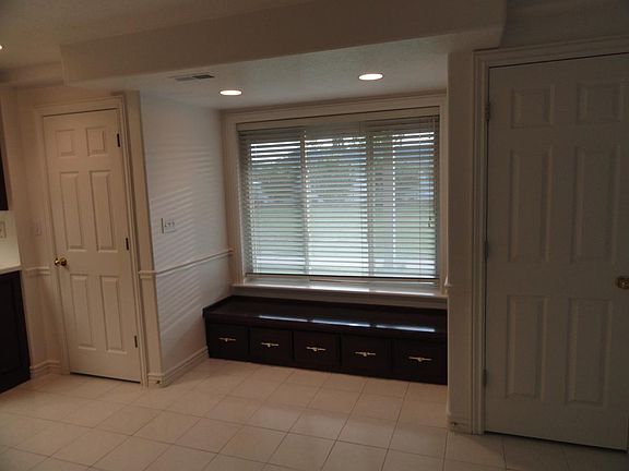 Window seat with storage drawers & kit. walk-in pantry.