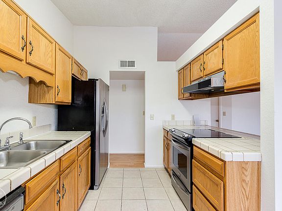 2nd image of 608 W Morrow Dr