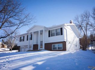 3103 Scenic Dr, Rapid City, SD 57702