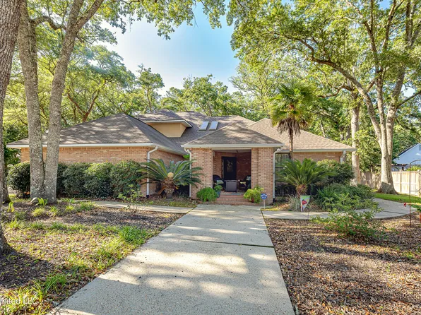 3817 Chaumont Cir, Ocean Springs, MS 39564