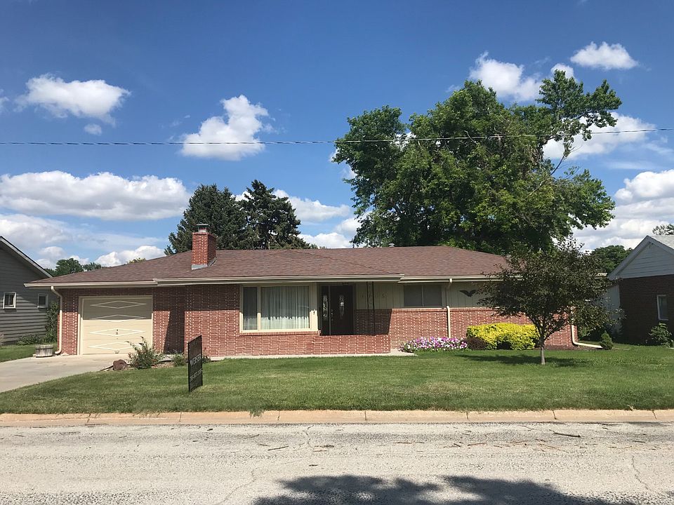 1st image of 1105 Eisenhower Dr
