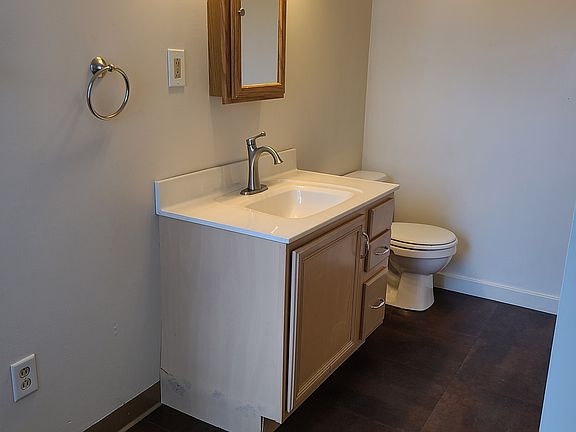4th image of 1742 Kenneth Ave