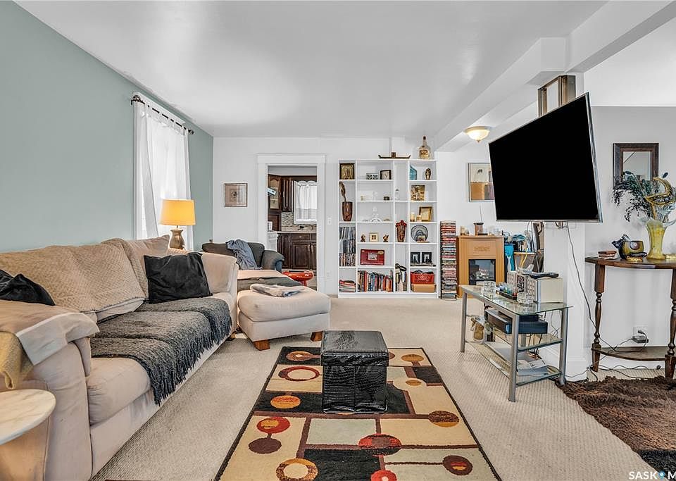 1st image of 2128 Reynolds STREET