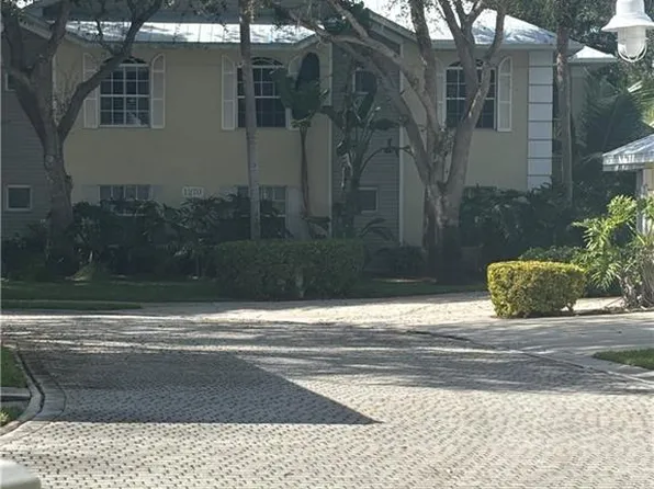 1270 Shady Rest Ln #403, Naples, FL 34103