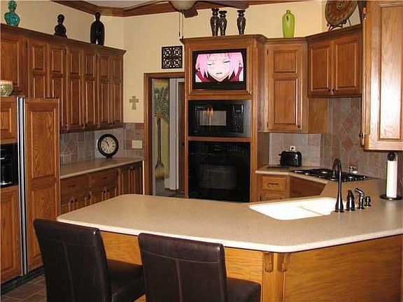4th image of 924 Whispering Creek Ct