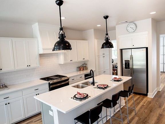 4th image of 2522 Forest Park Blvd