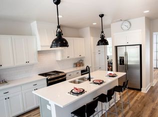 2520 Forest Park Blvd, Fort Worth, TX 76110