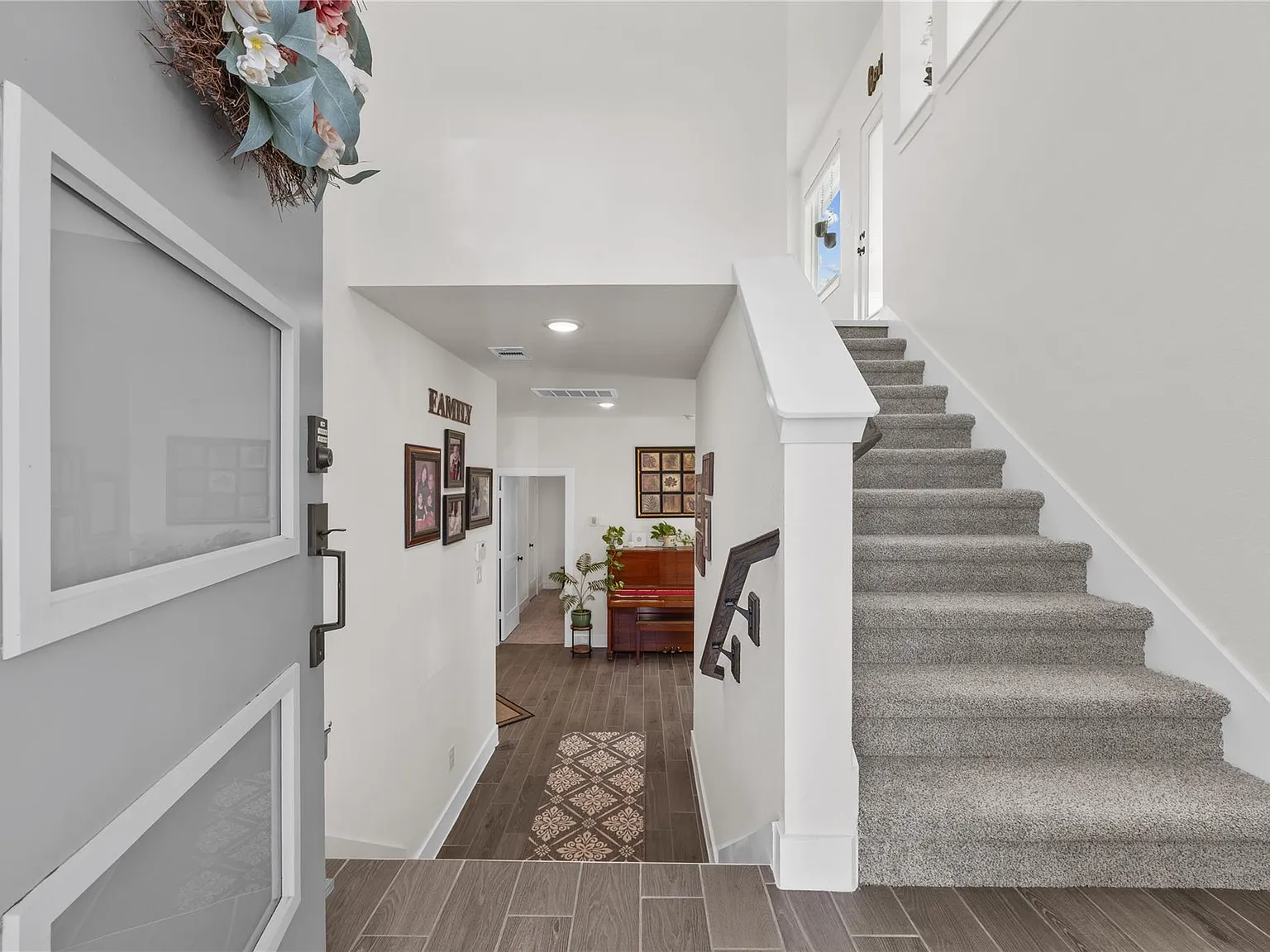 3 bed, 2.0 bath, 1922 sqft, $2,700 — Photo 4