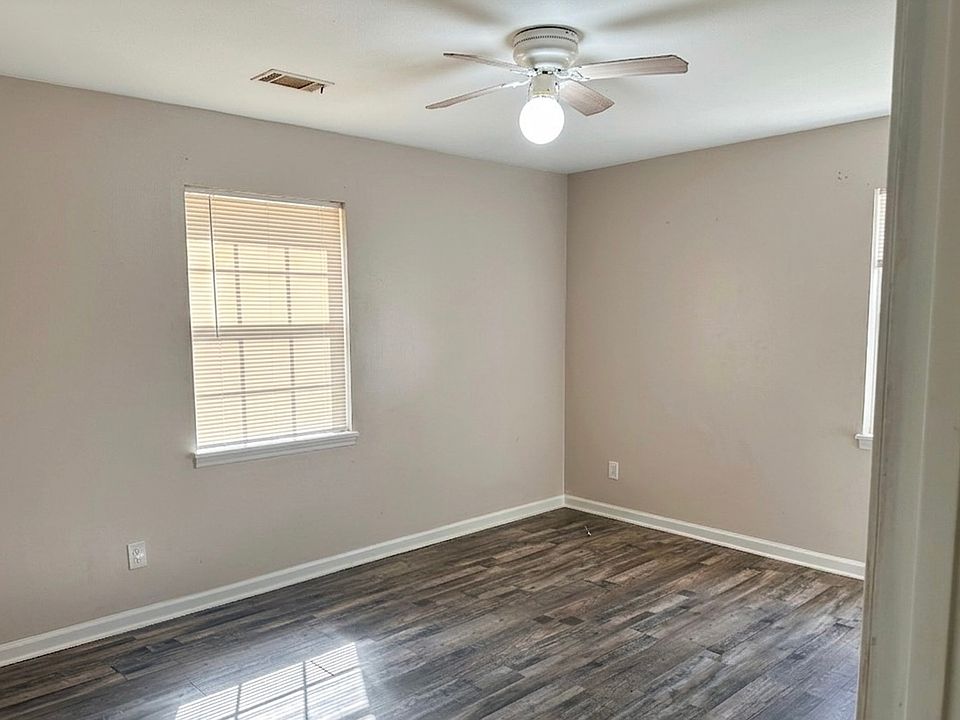 2nd image of 4542 Candlestick Ln #A