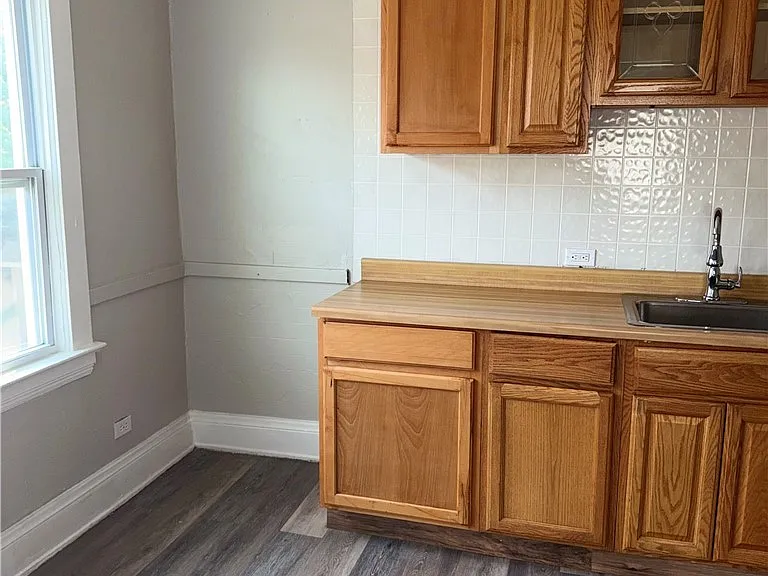 2778 E 120th St #3 — Photo 8