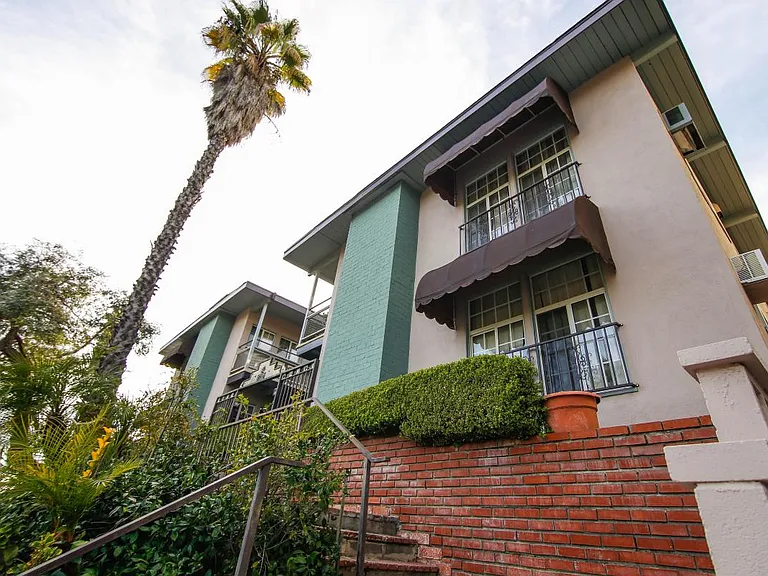 1732 State St #7 — Photo 9
