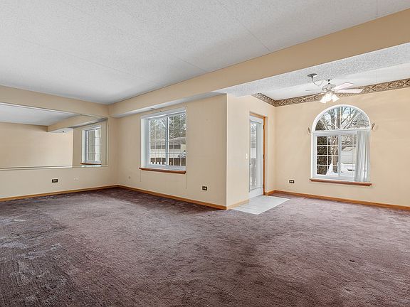 4th image of 1323 Mesa Dr #1323