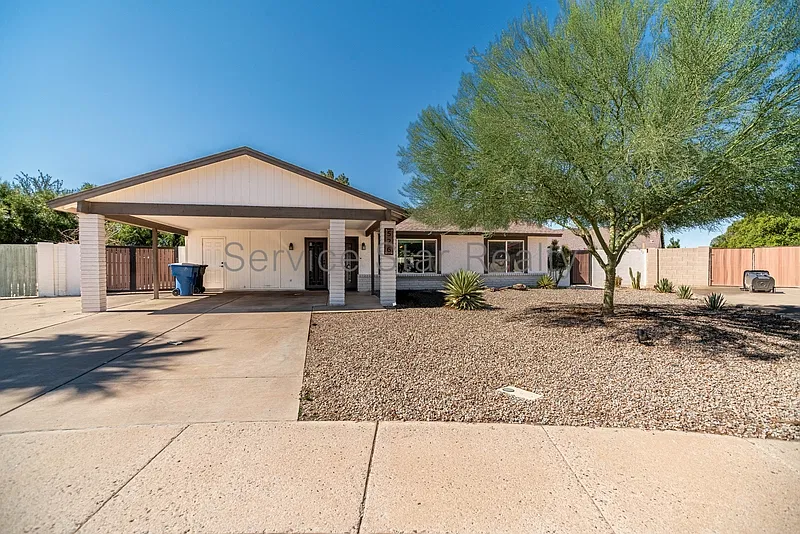 526 N Pepperwood Ct