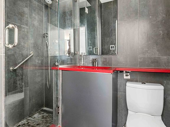 5th image of 344 W 23rd St APT 5D