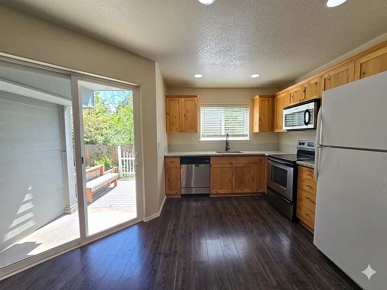 5344 SE 137th Ave — Photo 3