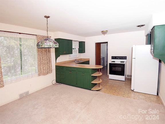 5th image of 3202 Magnolia Dr