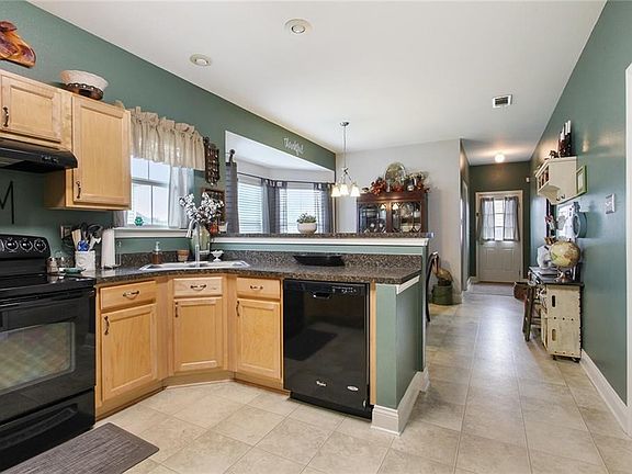 4th image of 2656 Cedar Creek St