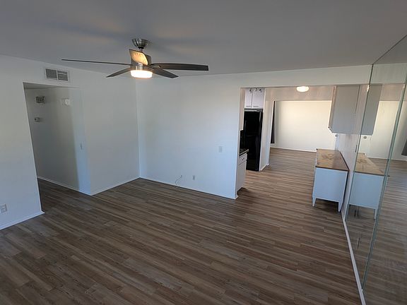 5th image of 425 Bradshaw Ln #63