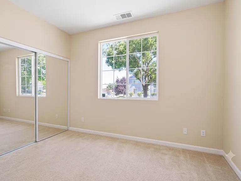 4501 Thoroughbred Ct — Photo 14