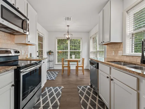 7936 Jefferson Place Blvd APT D, Baton Rouge, LA 70809