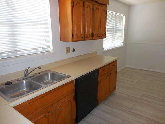 4th image of 3429 Sunnyside Ave