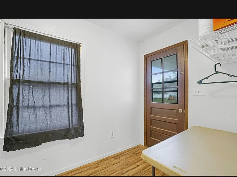 5713 Walnut Way — Photo 11