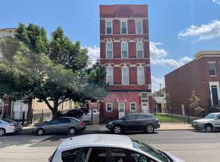 1315 W Huron St #2F, Chicago, IL 60642