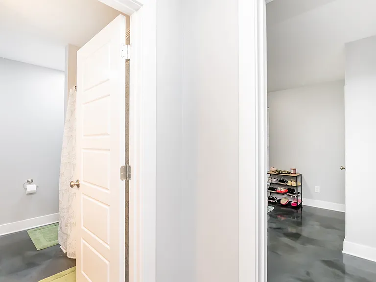 1422 E Elm St #1 — Photo 16