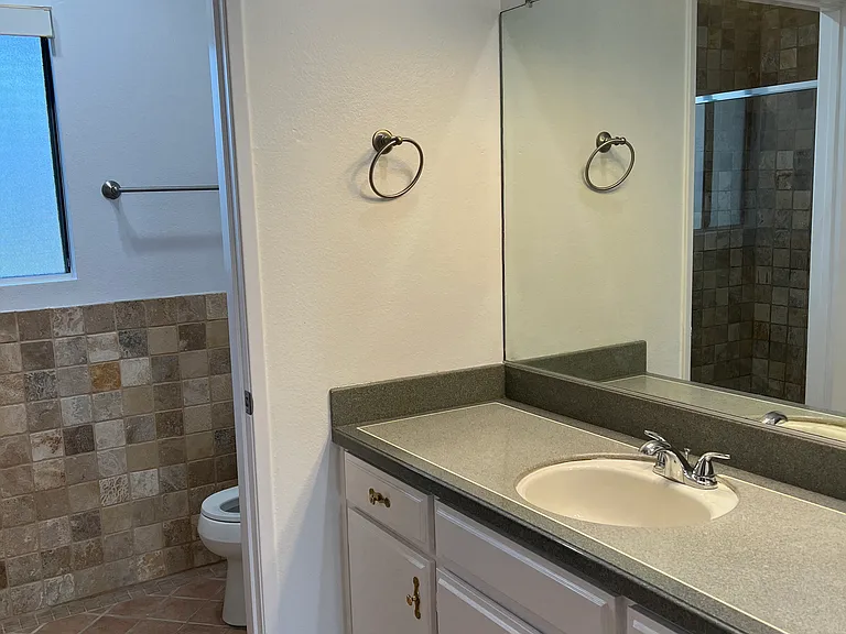 1443 Barry Ave #301 — Photo 17