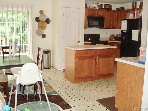 2nd image of 9717 Willow Glen Ln
