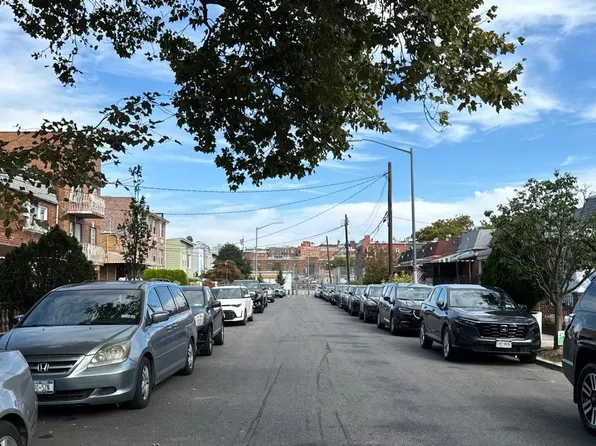 112 East 45th Street image 4 of 4