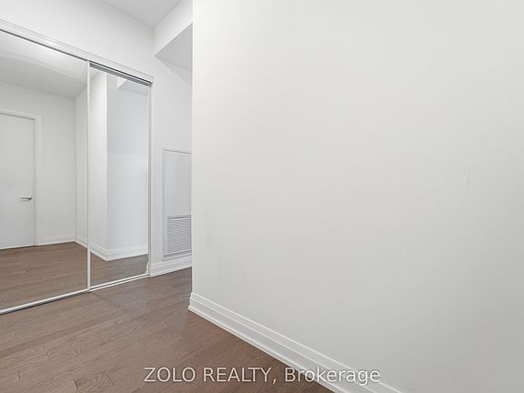 3rd image of 75 Canterbury Pl #Penthouse 303
