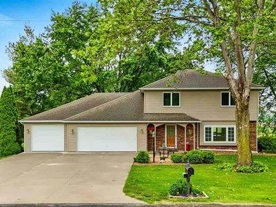 7 Rapid Creek Dr NE, Iowa City, IA, 52240