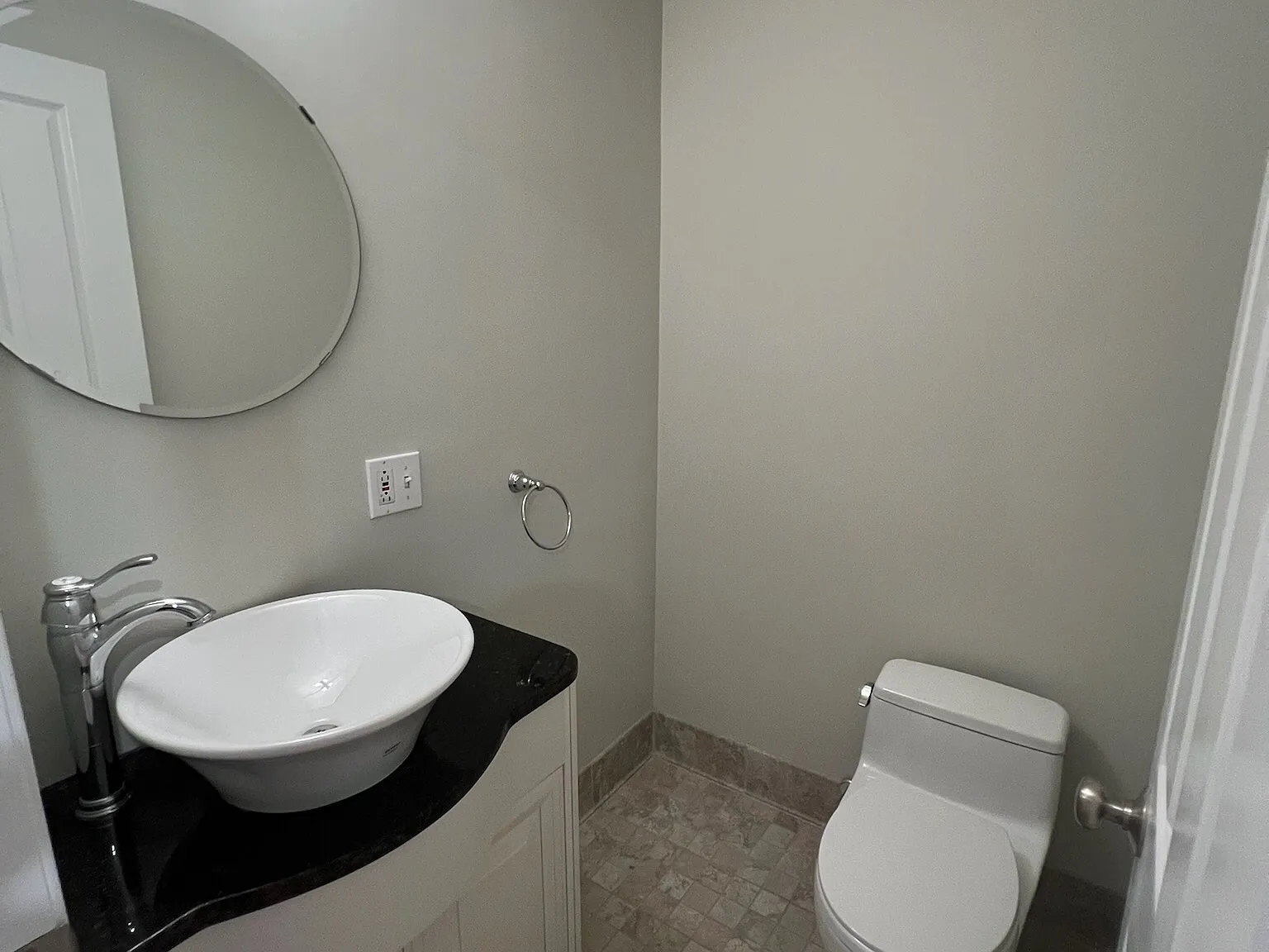 5 bed, 2.5 bath, 1764 sqft, $9,450 — Photo 1