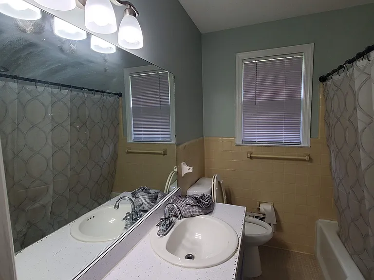 301 W Lakeside Ave — Photo 10