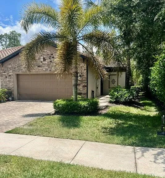 9052 Glenforest Dr — Photo 1