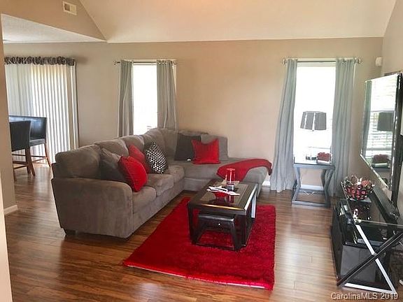 4th image of 1144 Steele Meadows Dr