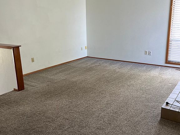 5th image of 3825 Sage Rd