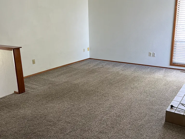 3825 Sage Rd — Photo 5