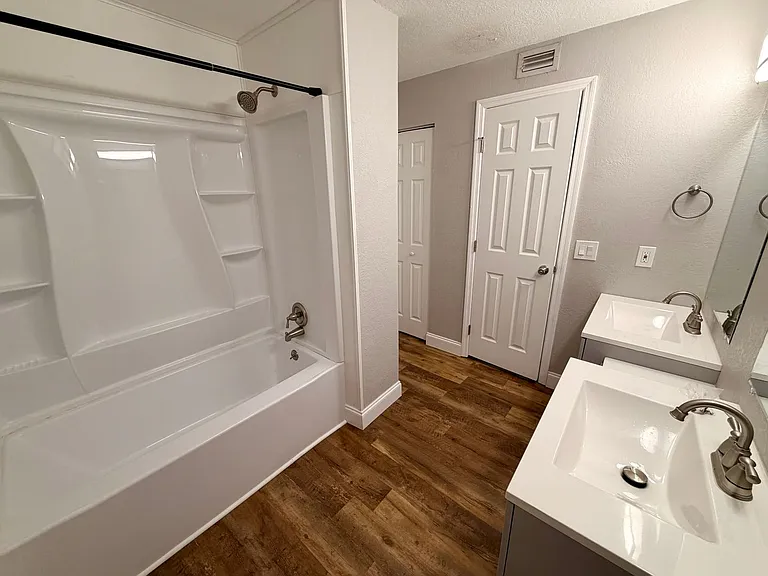 190 Moonstone Ct — Photo 33