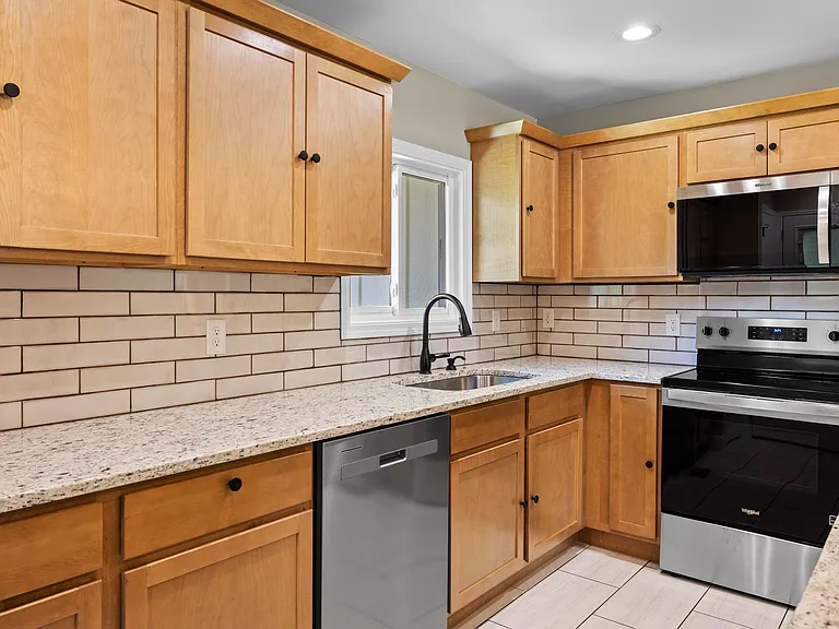 910 Windlau Ct — Photo 13