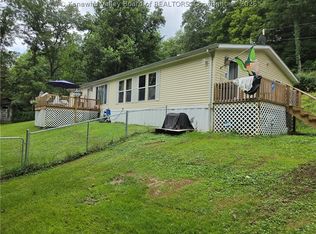 219 Dukefield Dr, Saint Albans, WV 25177