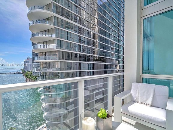 4th image of 300 S Biscayne Blvd #L-1012