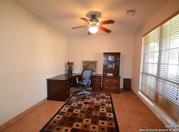 4th image of 2595 Cove Trl
