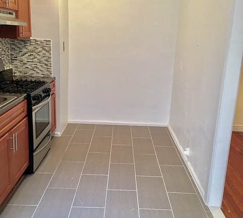 5th image of 1466 Beach Ave APT 23