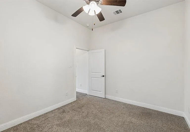 2513 Loudon St W — Photo 27