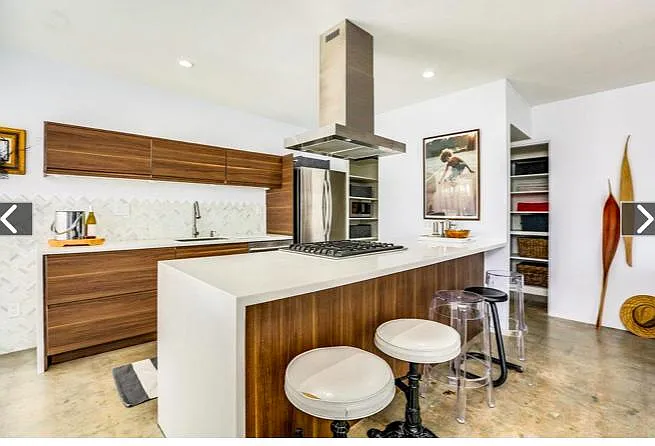 Chef's Kitchen - 569 S Mountain View Dr