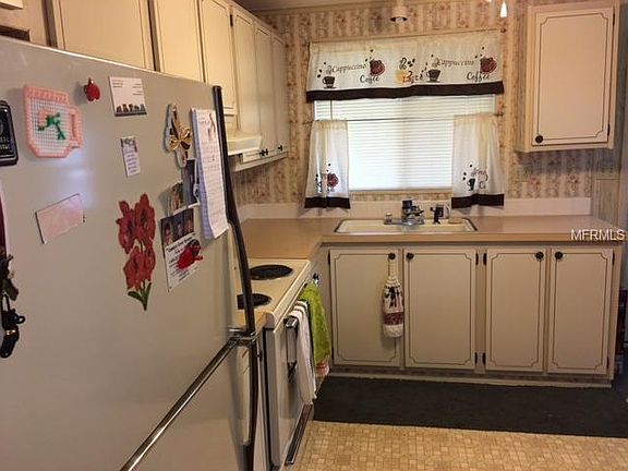 3rd image of 7 Harbor Oaks Dr