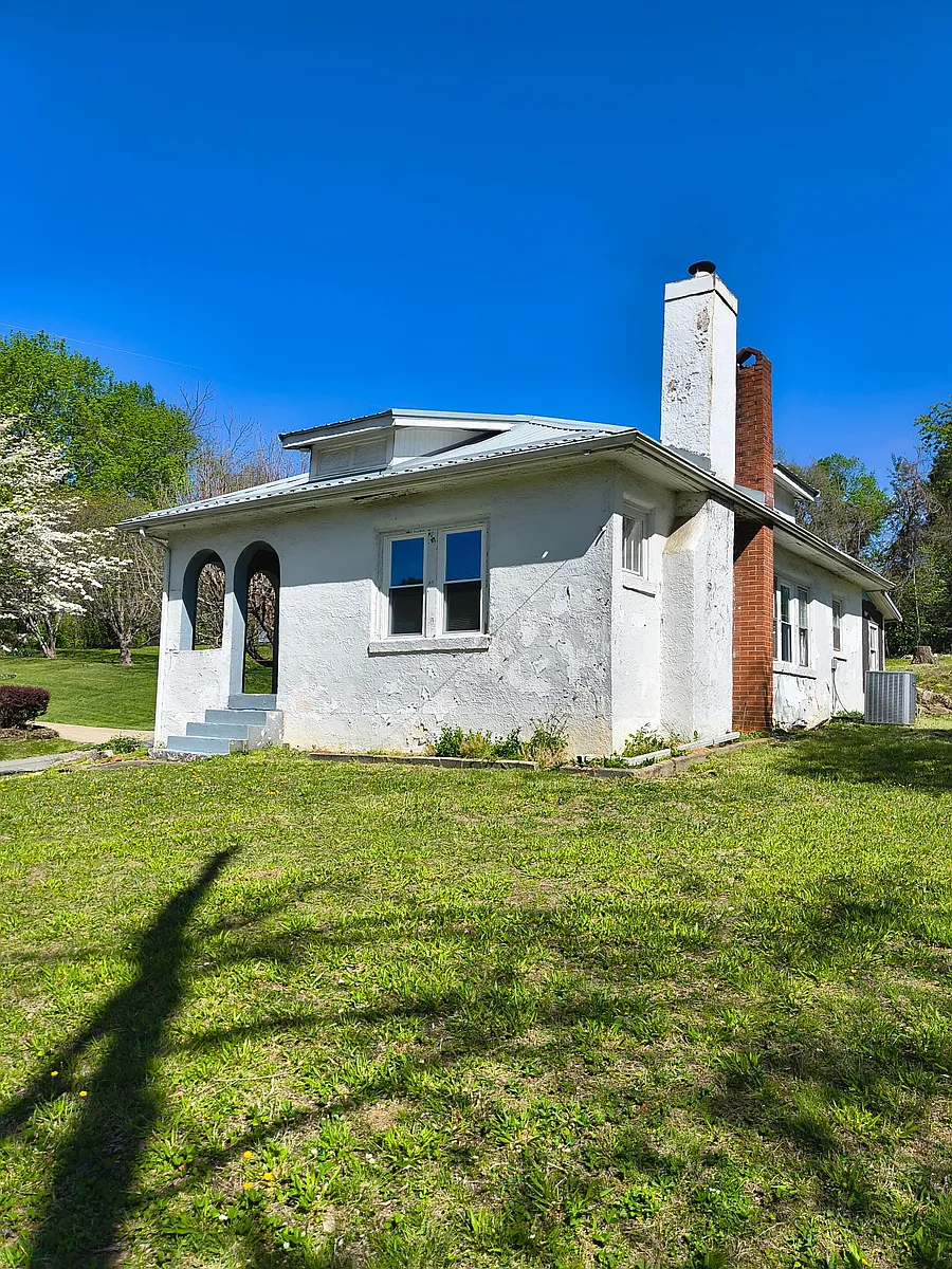 Building Photo - 100 Grandview Rd